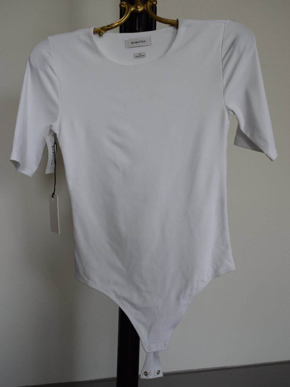 NWT Aritzia Babaton Contour Crew Bodysuit White — Size S
